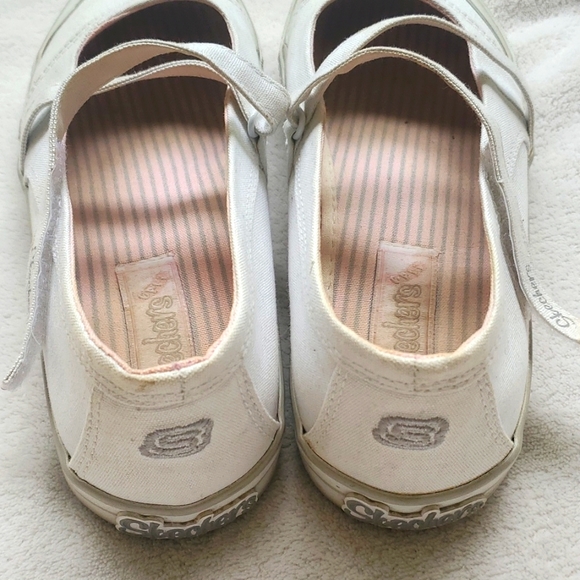 Skecher Mary Jane strap white size 8 - Picture 2 of 5